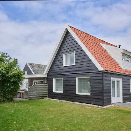 Strandvilla Roots-2